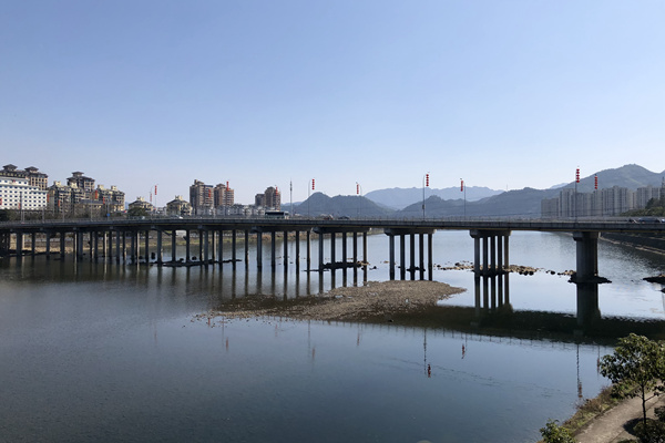 环保新质生产力|一种用于城市管网合流制排口溢流污染智能防控的液压翻板堰